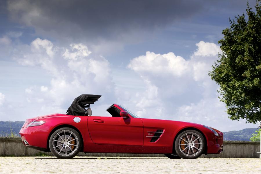  Mercedes-Benz SLS AMG Roadster 2011 года  (фото 36 из 183)